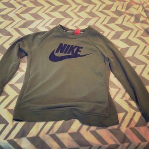 Nike sweater olive green